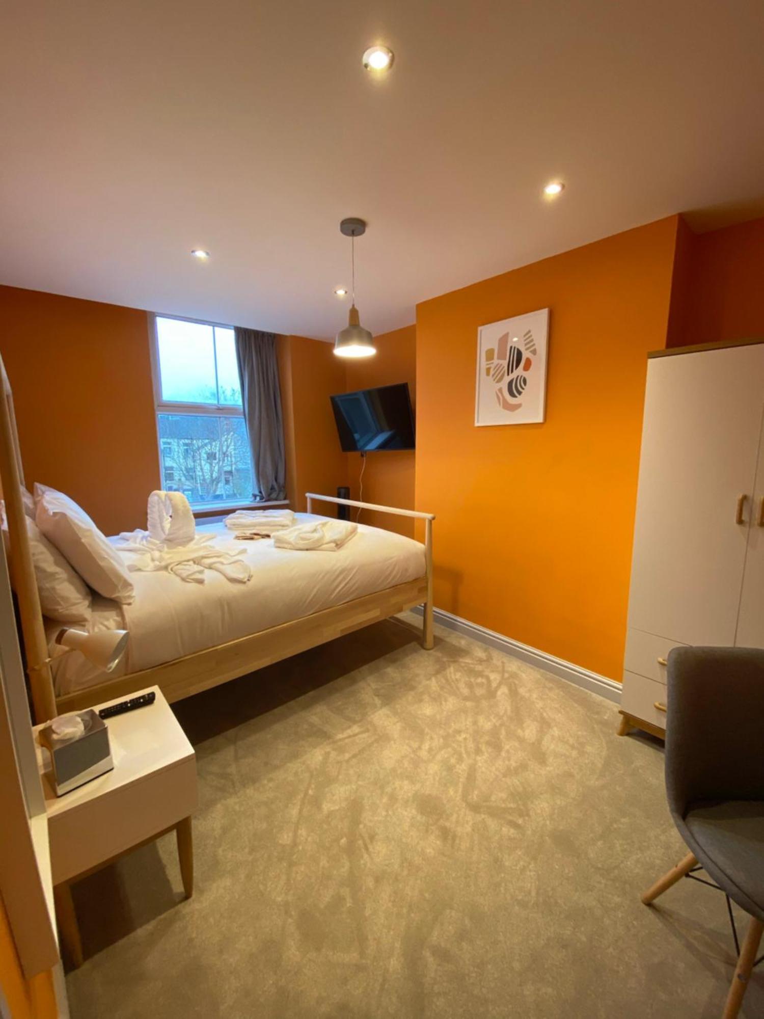 Aaron Wise - 17 Fitzhamon Apartments Cardiff Eksteriør bilde