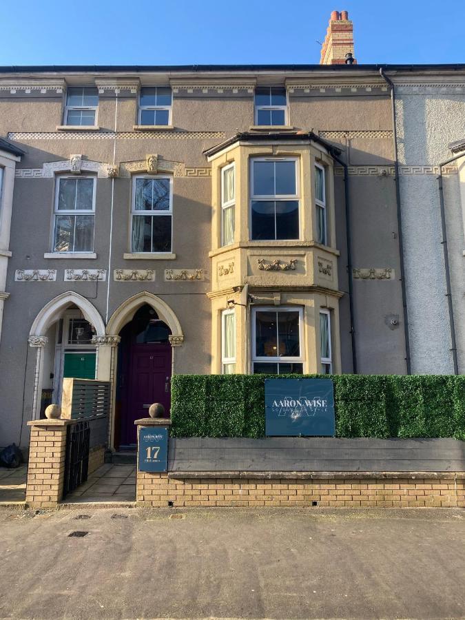 Aaron Wise - 17 Fitzhamon Apartments Cardiff Eksteriør bilde